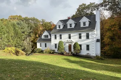 3 Olde Meetinghouse Road 1
