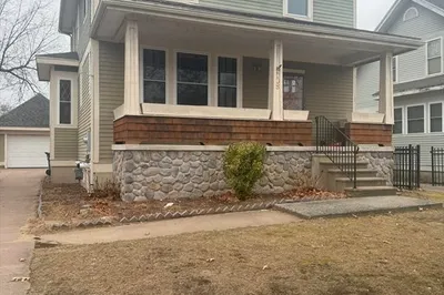 108 Wollaston St 1