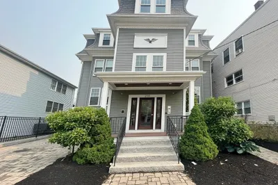 214 East Eagle St #4
