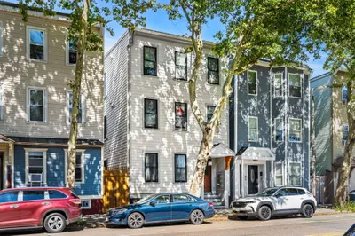 310 Chelsea St 1