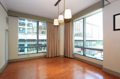 3 Avery St #404