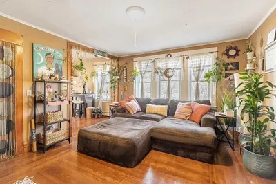 22 5th Avenue #2R