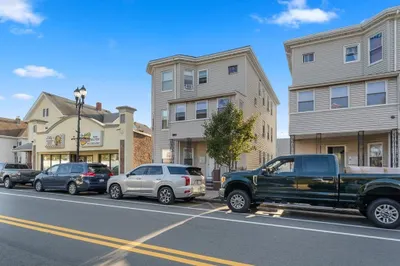 214 Main Street 1