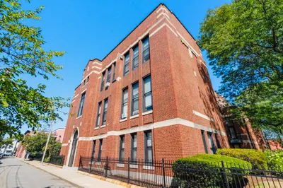 60 Gibson St #201
