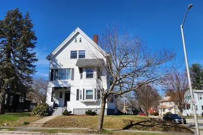 8 Hadwen Rd #2