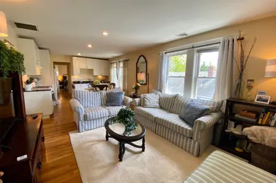 38 Grossman St #2L 1