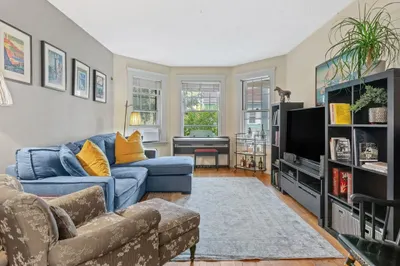 82 Walnut St #1