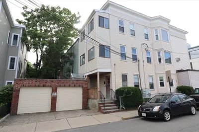 202 Washington St #1R