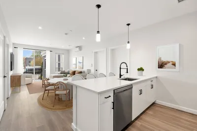 10 Somerset Ave #402 1
