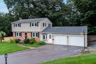 12 Dover Circle