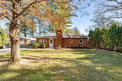 172 Bumstead Rd 1