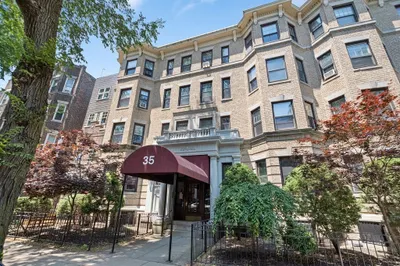 35 Queensberry St #2