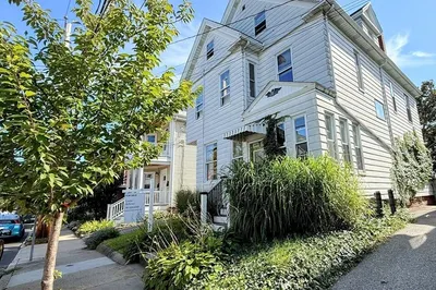 26 Gibbens St