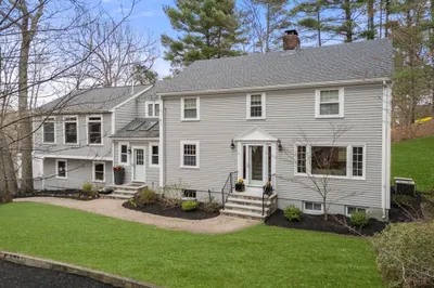 4 Forest St