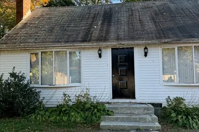 90 Sunset Ave 1