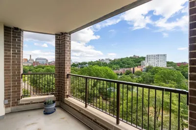 77 Pond Ave #901 1