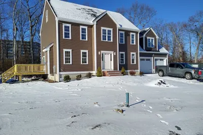 66 Cross Ave 1