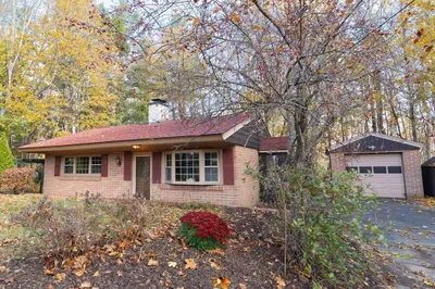 416 Pleasant St