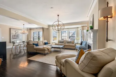 90 Commonwealth Ave #18