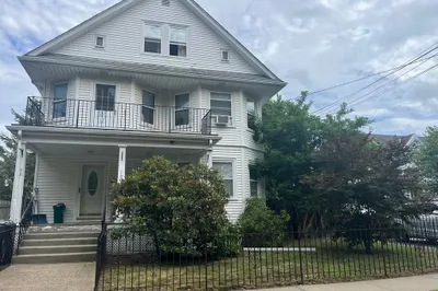 98 Dexter Ave #2