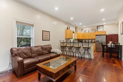 10 Beacon St #1