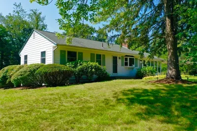 14 Oakhurst Rd