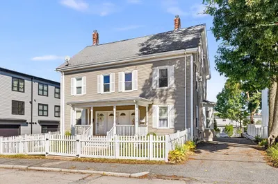 28 Robbins St #3