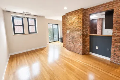 87 Gainsborough Street #407 1