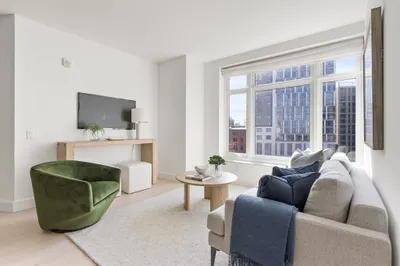 100 Lovejoy Wharf #8P