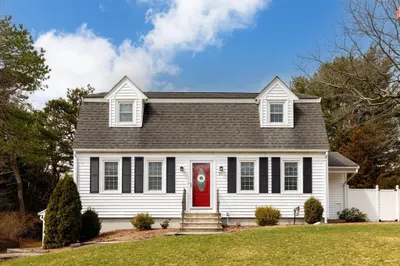 93 N Triangle Dr