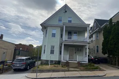 10 Bigelow St