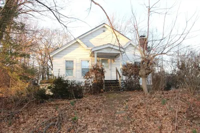 19 Rockaway Rd