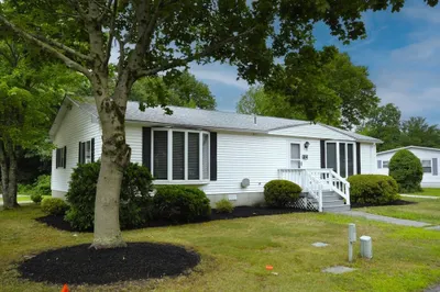 24 Leisurewoods Dr 1
