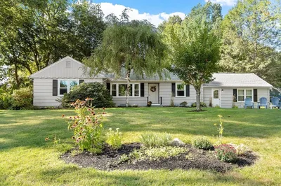 12 Brentwood Dr 1
