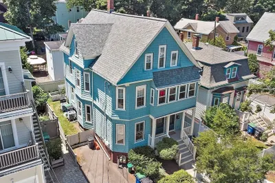 10 Cottage Ave #10