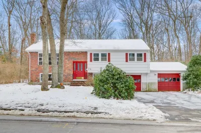 74 Deerfield Rd 1