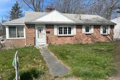 332 Commercial St