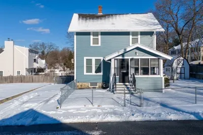 243 Dracut St