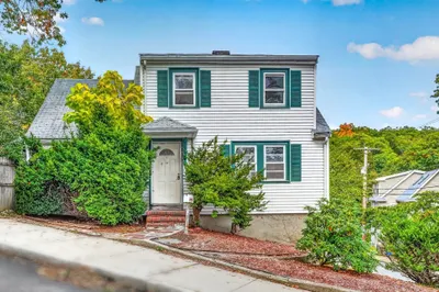 89 Dutton St 1