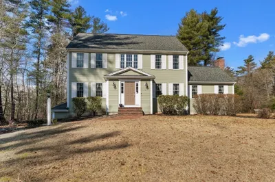 4 Demoranville Drive 1