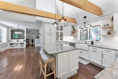 66 Cranberry Rd 1