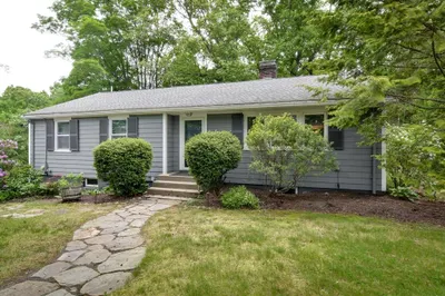 76 Pleasant St South St 1