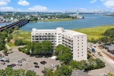 133 Commander Shea Blvd #315