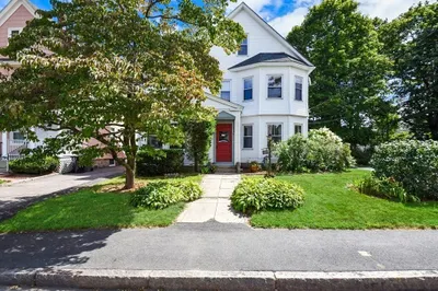 16 Wood Avenue