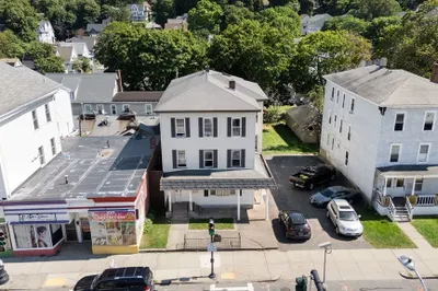 233 Lincoln St 1