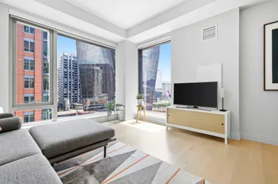135 Seaport Blvd #1016 1