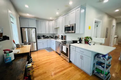 8 W Bellflower St #1 1