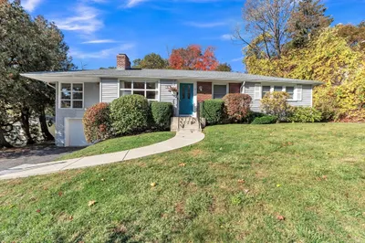 83 Newton Ave., N Ave