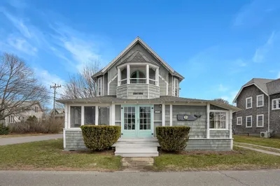 35 Tuckernuck Ave 1