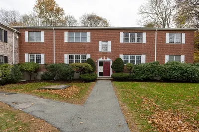 108 Lake Shore Rd #4